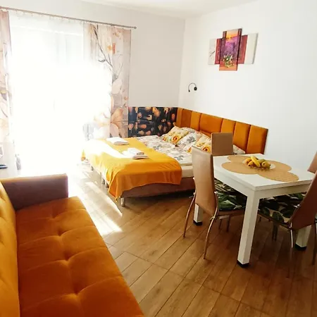 Kwiatek Idealna Lokalizacja, Ogrod, Parking שצ'קלארסקה פוראובה